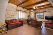 Platanos bei Kissamos Kreta, Platanos: Zwei private Steinvillen mit Gästeappartements in der Nähe des Strandes von Falasarna zu verkaufen Haus